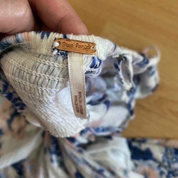 Free People white floral tunic top - Picture 6 of 8